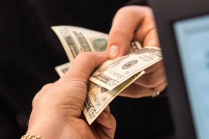 Si trabajas durante el feriado de noviembre en Ecuador, deberás recibir un pago doble.