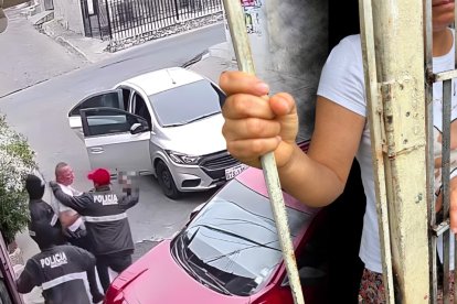 Cámaras de seguridad captaron el instante en que Carlos Medrano fue secuestrado.