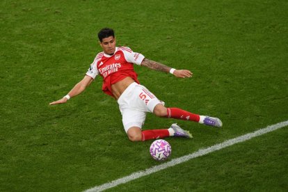 Piero Hincapié sería titular en Arsenal.