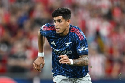 Piero Hincapié, el primer defensa nacido en Ecuador en jugar en el Arsenal de la Premier League.