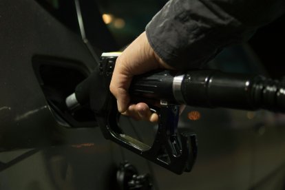 Los precios de la gasolina en Ecuador registran un leve aumento para noviembre de 2025.