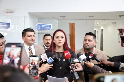Ana Belén Tapia (ADN) acudió ayer al TCE para presentar su denuncia.