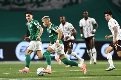 Palmeiras demostró su poder ofensivo para remontar la semifinal y eliminar a Liga de Quito.
