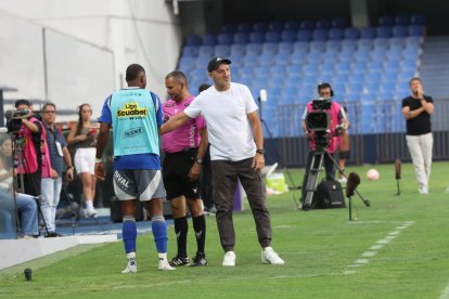 El DT de Emelec, Guillermo Duró.