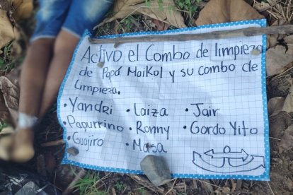 Este fue el panfleto encontrado junto a los últimos cuerpos encontrados.