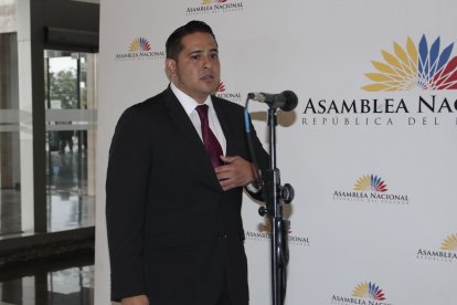 Ronny Aleaga, requerido en Ecuador por delincuencia organizada, fue asambleísta por el correísmo.