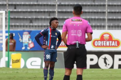 Djorkaeff Reasco se convirtió en figura de El Nacional, el viernes pasado, tras anotar un hat trick que poco sirvió al equipo, pues empató 3-3 con Aucas