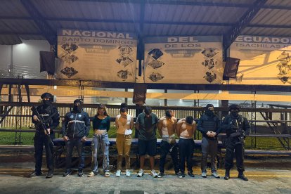 Entre los cinco detenidos constan las dos mujeres que hicieron la carrera.