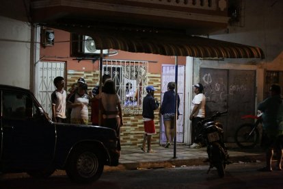 Afuera de esta vivienda fueron asesinadas las dos personas.