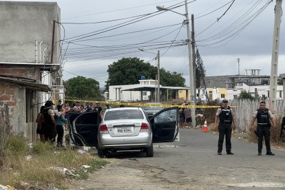 Padre e hijo fueron asesinados cuando se movilizaban en un automóvil