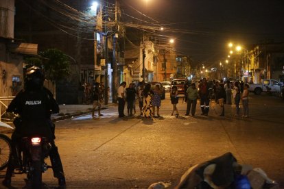 En la zona, moradores quedaron conmocionados por el suceso.