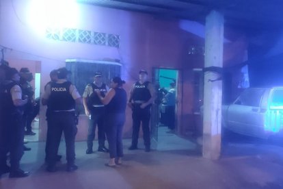 Un fuerte contingente de la Policía llegó al lugar de la masacre en Urdaneta.