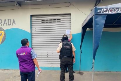 La Intendencia llegó junto a la Policía para colocar los sellos de clausura.