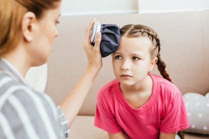 Un golpe en la cabeza leve en niños, inclusive, podría causar una discapacidad adquirida.