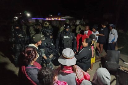 Familiares y agentes de la Policía buscaron a Lionar Salazar Torres día y noche, pero no lo pudieron encontrar con vida.