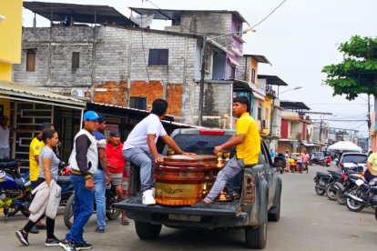 La violencia en Ventanas deja luto y dolor en medio de las celebraciones por el aniversario del cantón.