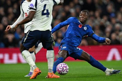 Moisés Caicedo es uno de las máximas figuras de la Premier League en la temporada 2025-2026.