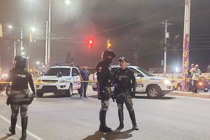 Un hombre que se movilizaba en una moto fue asesinado en la vía principal de ingreso a la ciudad de Salinas