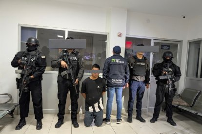 El detenido será presentado ante las autoridades judiciales competentes.