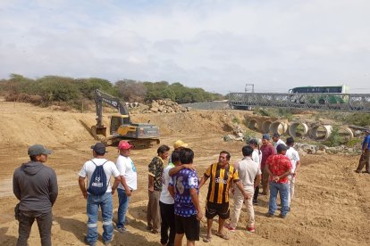 Vía Engabao–Puerto Engabao ha dado inicio en su construcción.