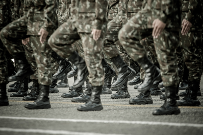 No solo militares: policías también reciben bono 'Legado de honor'.