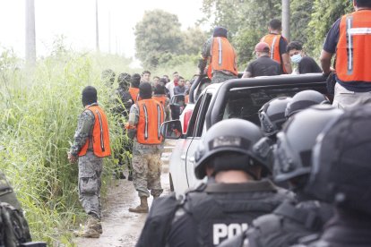 RECONSTRUCCION DE LOS HECHOS EN EL CASO DE LAS MALVINAS COMENZO EN EL PUNTO A EN LAS AVENIDAS 25 DE JULIO Y ERNESTO ALBAN Y CULMINO EN EL PUNTO B EN LA PARROQUIA TAURA. EL PERITAJE DURO TODA LA NOCHE Y PARTICIPARON FISCALIA, POLICIA, MILITARES, FAMILIARES DE LAS VICTIMAS, LOS UNIFORMADOS INVOLUCRADOS Y ABOGADOS DE AMABAS PARTES. 2025-03-17 PERIODISTA MILKA FRANCO FOTOGRAFO CHRISTIAN VINUEZA AG-PERIODISTA AG-GRANASA AG-EXTRA