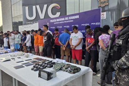 La Policía expuso a los detenidos del operativo Apolo 30.