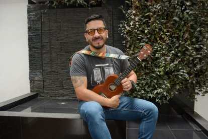 Ganar doble disco de oro es un hito para el cantante ecuatoriano.