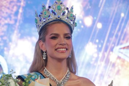 Abby Riqueros se convirtió en la Reina de Guayaquil 2025.