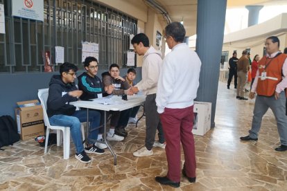 En Cuenca avanza en completa normalidad la jornada electoral de este domingo 16 de noviembre de 2025.