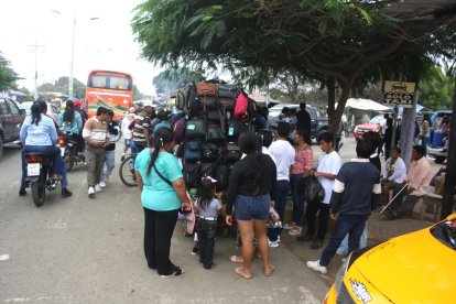 La feria de las elecciones, en Colonche, en donde se vende de todo.