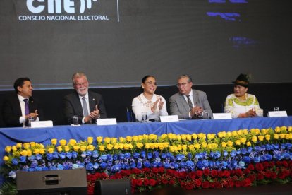 El CNE cerró la jornada con una participación superior al 80 % y dio inicio al escrutinio público, cuyos resultados preliminares se difundirán desde las 19:00 a través de su página web y aplicaciones oficiales.