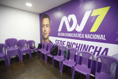 os simpatizantes de ADN abandonaron la sede del movimiento en Quito, luego de conocerse que el "No" tomaba ventaja en lo resultados preliminares de la consulta popular.