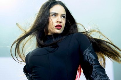 Rosalía lanzó un tema donde incursiona en la música operística.