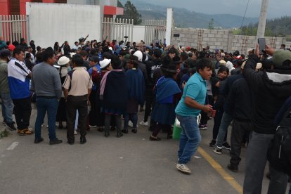 GUARANDA DECLARÓ TRES DÍAS DE LUTO POR LAS 22 VÍCTIMAS DEL ACCIDENTE EN EL SECTOR LA GERRANA, SIMIATUG.