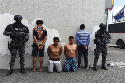 Los cuatro detenidos por el secuestro de la joven de 18 años.