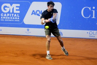 Andrade cumplió con las expectativas y derrotó al rumano Sebastián Gima.