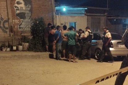Un hombre que conducía un vehículo fue asesinado en la ciudadela Divino Niño, en Manta