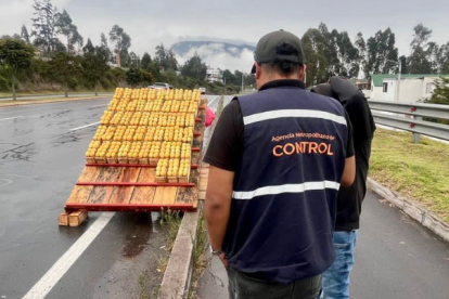 La AMC estuvo en la Ruta Viva para regularizar control del comercio informal.