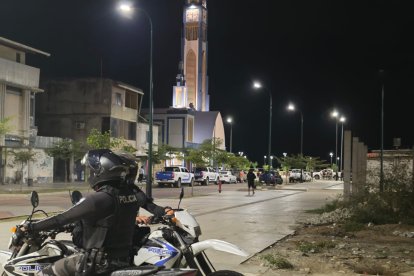 En la misa de reinauguración de la iglesia Templo Faro de Puerto Bolívar participaba el alcalde de Machala