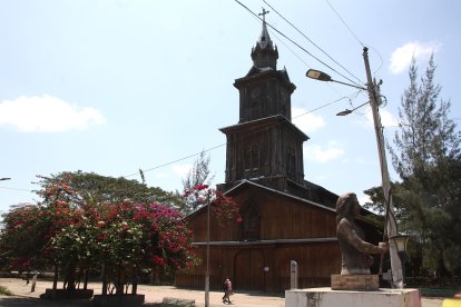 La iglesia Santa Catalina situada en Colonche es el templo católico más antiguo de la Península de Santa Elena.