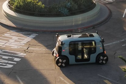 Zoox, el robotaxi sin volante de Amazon, inicia pruebas públicas en la ciudad californiana.