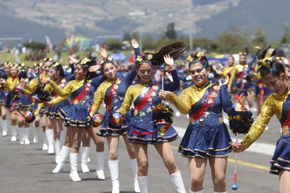 El sábado 22 de noviembre de 2025 se realizó el Desfile de la Confraternidad, organizado por el Municipio de Quito, en el norte capitalino.