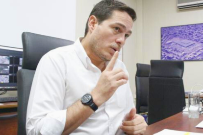 Fernando Cornejo durante su diálogo con este Diario, en el Municipio de Guayaquil.