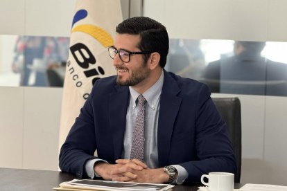 Cordovez pasa del Biess al IESS en medio de cuestionamientos sobre la falta de representación laboral.