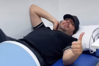 Víctor Aráuz se recupera de su cirugía de rodilla realizada el 25 de noviembre de 2025