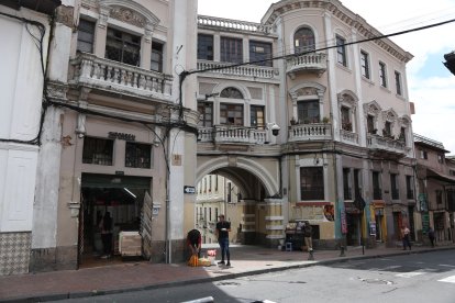 Así luce La Guaragua, en el Centro Histórico de Quito, en la calle Galápagos, en intersección con la Vargas.