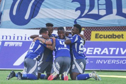 Emelec visita a Delfín en el estadio Jocay de Manta.