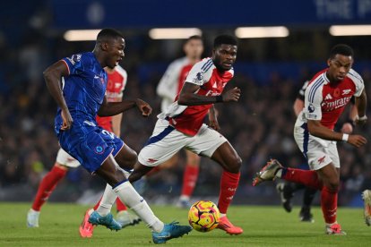 Caicedo (24 años) recibió la primera expulsión a nivel de clubes en su carrera.