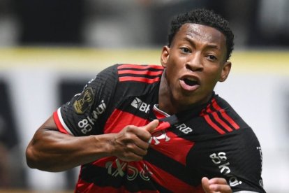 Gonzalo Plata conquistó su primer título continental con el Flamengo.